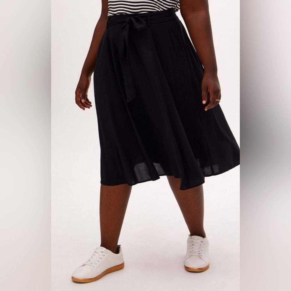 TORRID NWT Rayon Challis Midi Skirt with Pockets, Belt MSRP 55.50 SZ 14-16